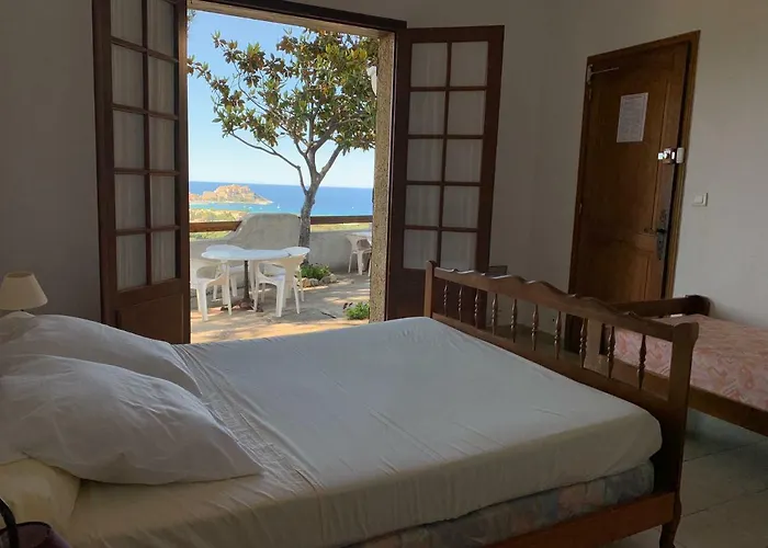 Relais International De La Jeunesse Hostel