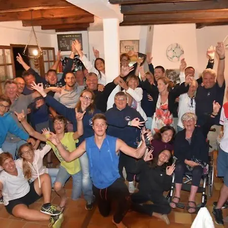 Relais International De La Jeunesse ホステル カルヴィ