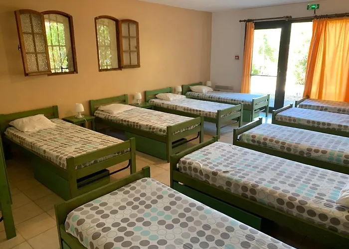 Relais International De La Jeunesse Hostal