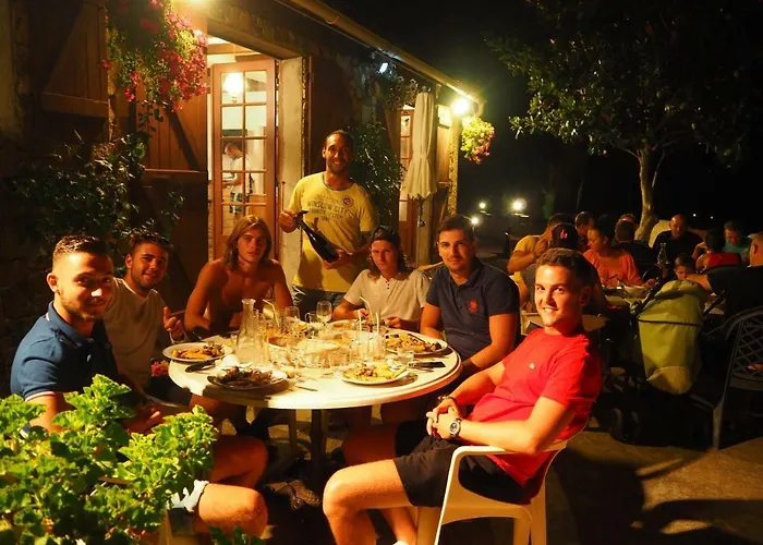 Relais International De La Jeunesse Hostal *